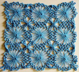 Small Loomed Flower Join Small Loomed Flower Join