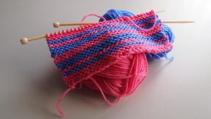 How to knit and purl backwards