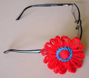 Decorate Your  Glasses with Loomed Flowers